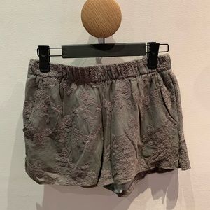 Club Monaco - grey floral two-layer shorts in S
